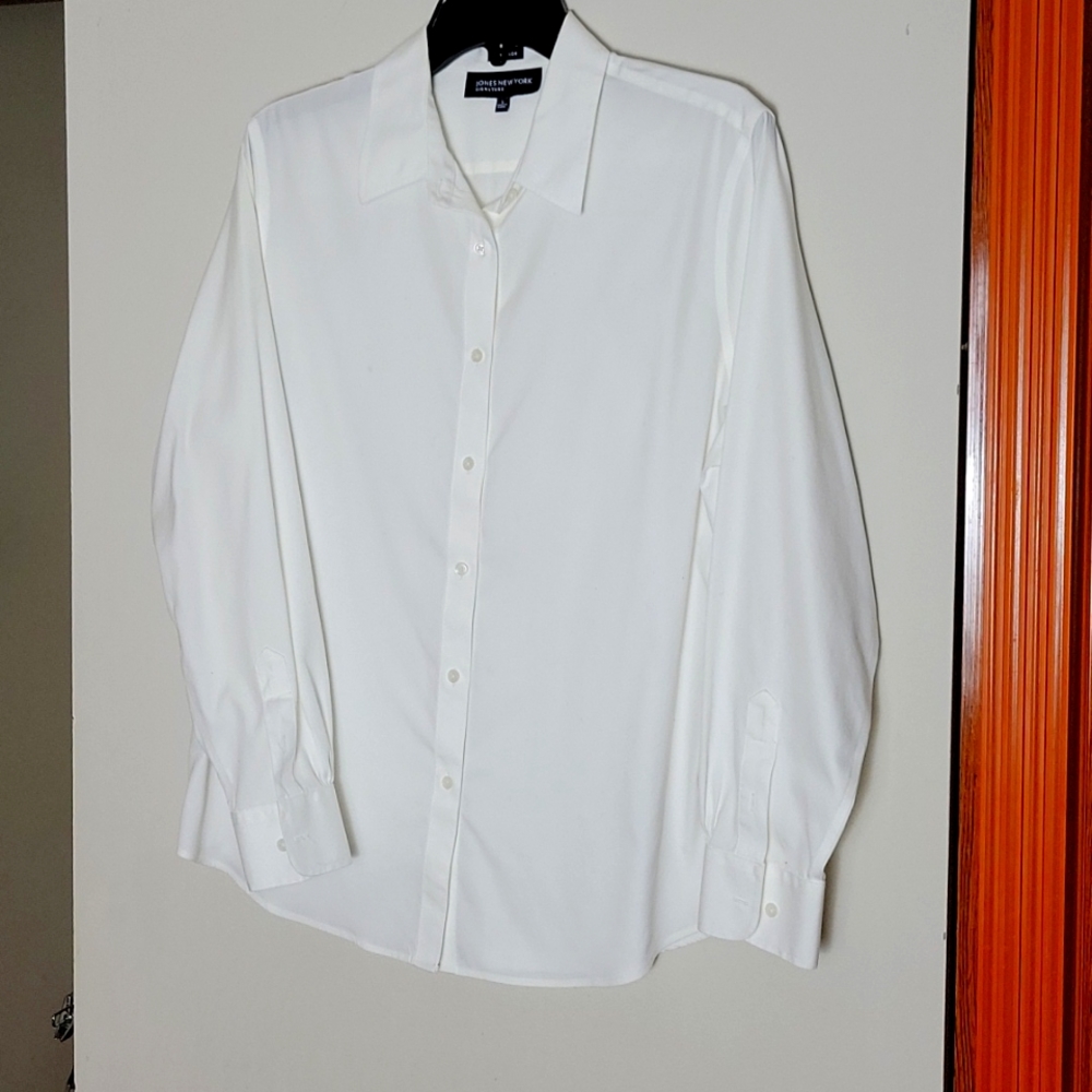 crisp white blouse (no iron)